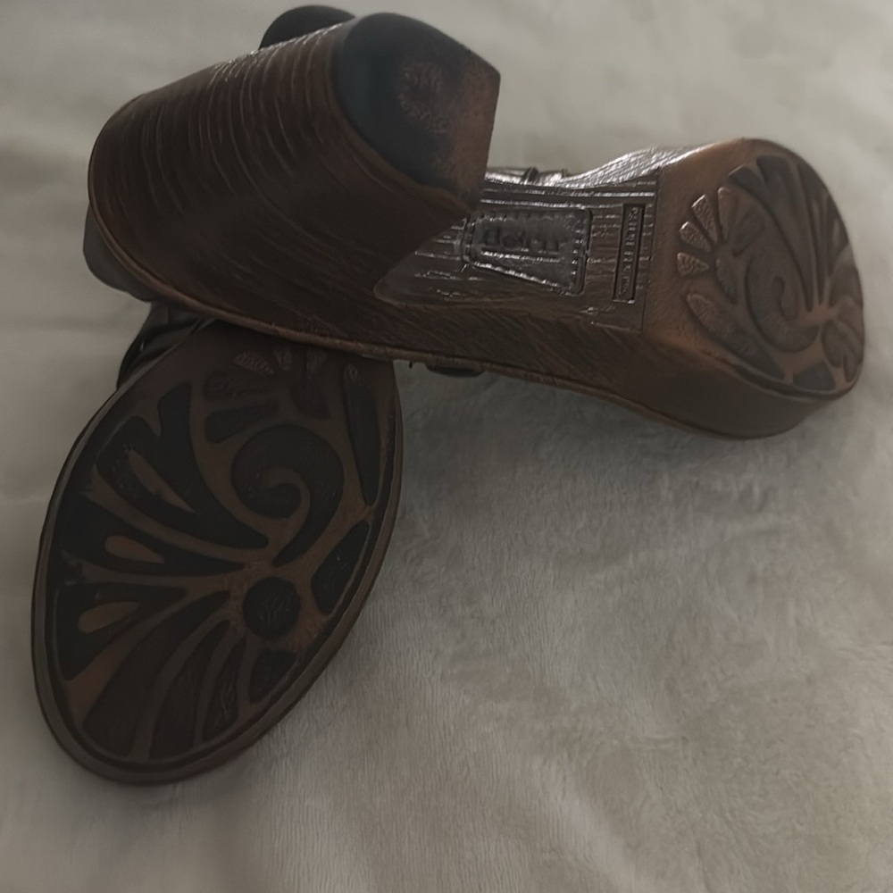 Born Metallic Gray Haddon Clog 🗝️ - Picture 4 of 6